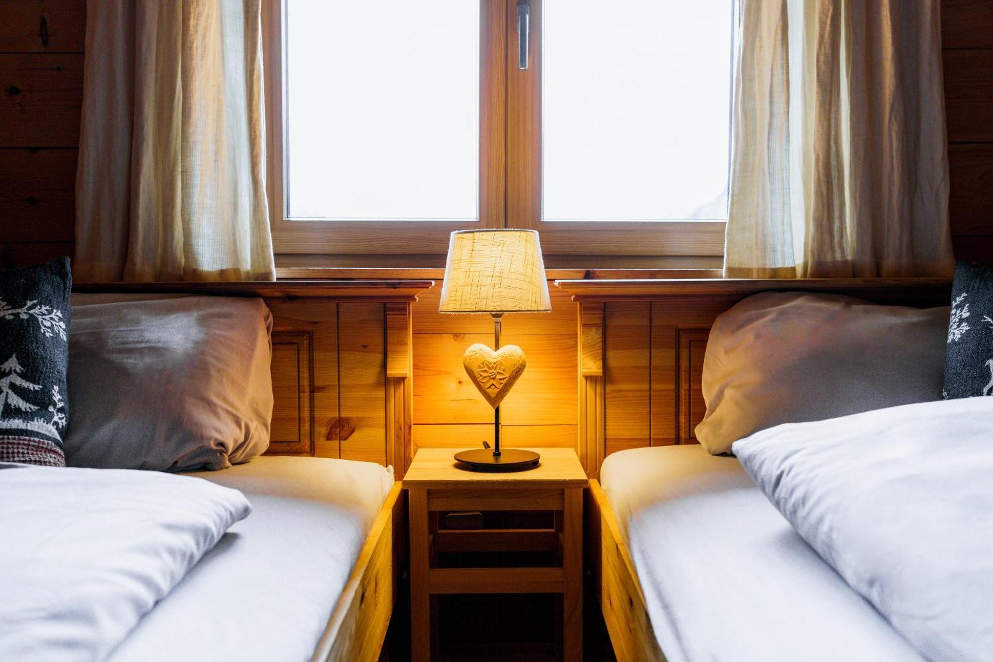 Ski-In & Ski-Out Out Chalet Maria With Amazing Mountain View Maria Alm am Steinernen Meer Zimmer foto